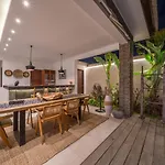 Villa Tira - Elegant 3Br In Central Seminyak