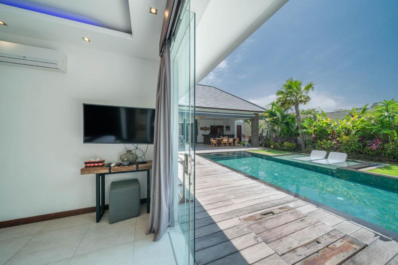 Tira - Elegant 3br In Seminyak (Bali)