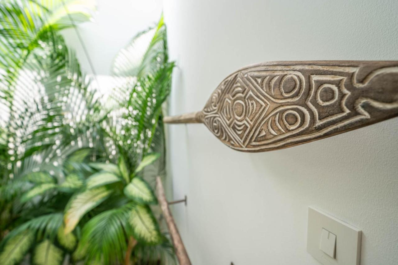 Tira - Elegant 3br In Villa Seminyak (Bali)