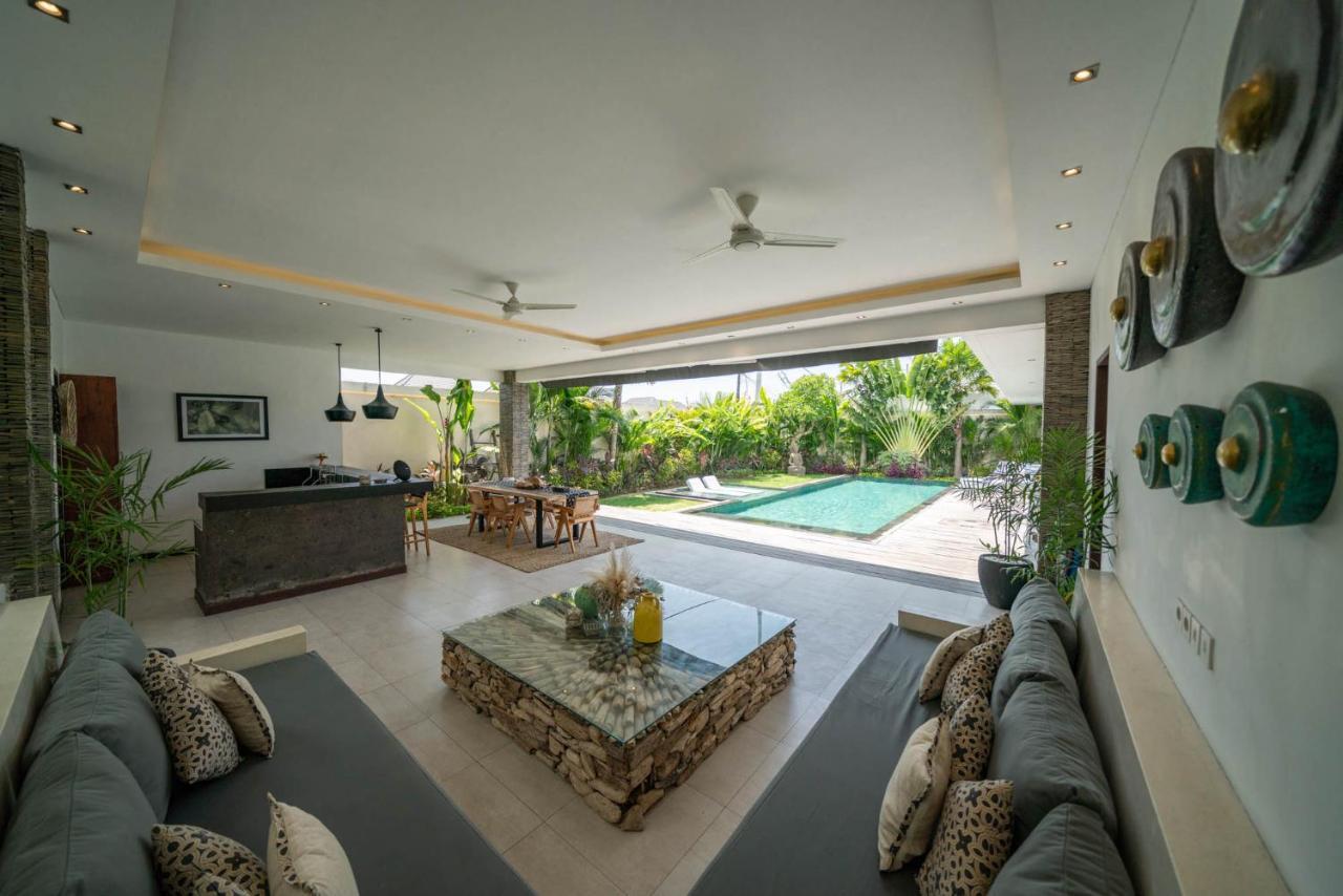 Tira - Elegant 3br In Villa *