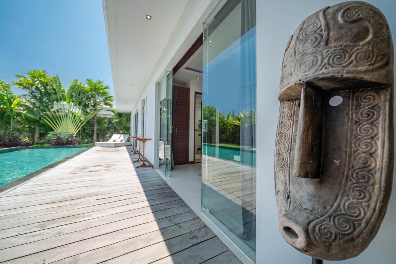 Tira - Elegant 3br In Villa Seminyak (Bali)